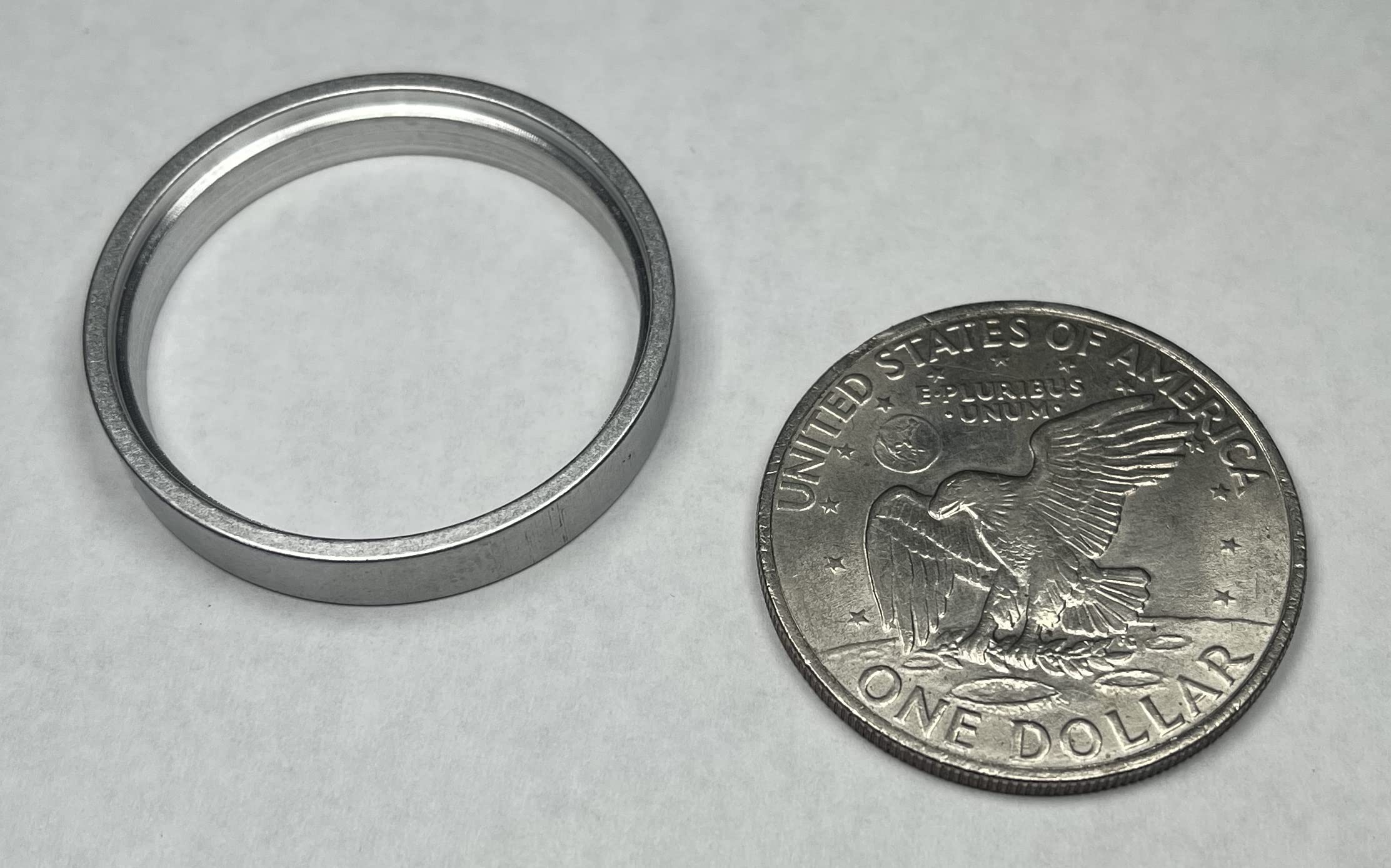 Amazon.co.jp: 目立たないコインは、実際のコインから精巧に手作業で機械加工され、秘密の内部コンパートメント(アメリカドル)を作ることができます。  : DIY・工具・ガーデン