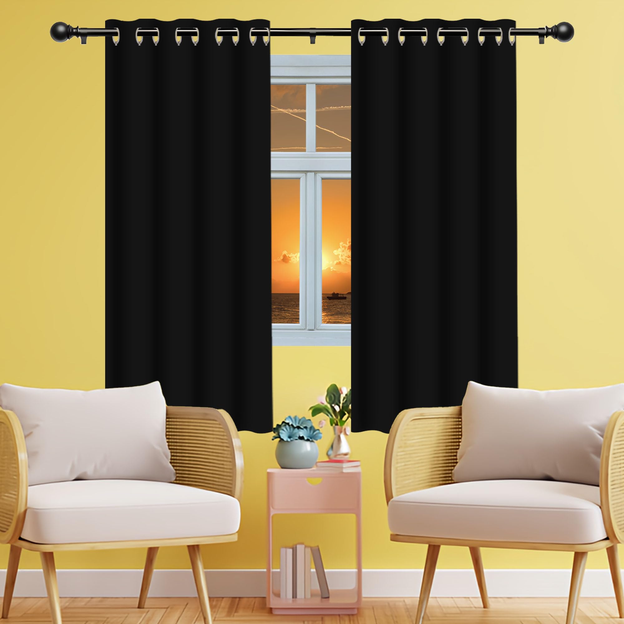 Rideaux occultants au design élégant et finitions haut de gamme coloris noir