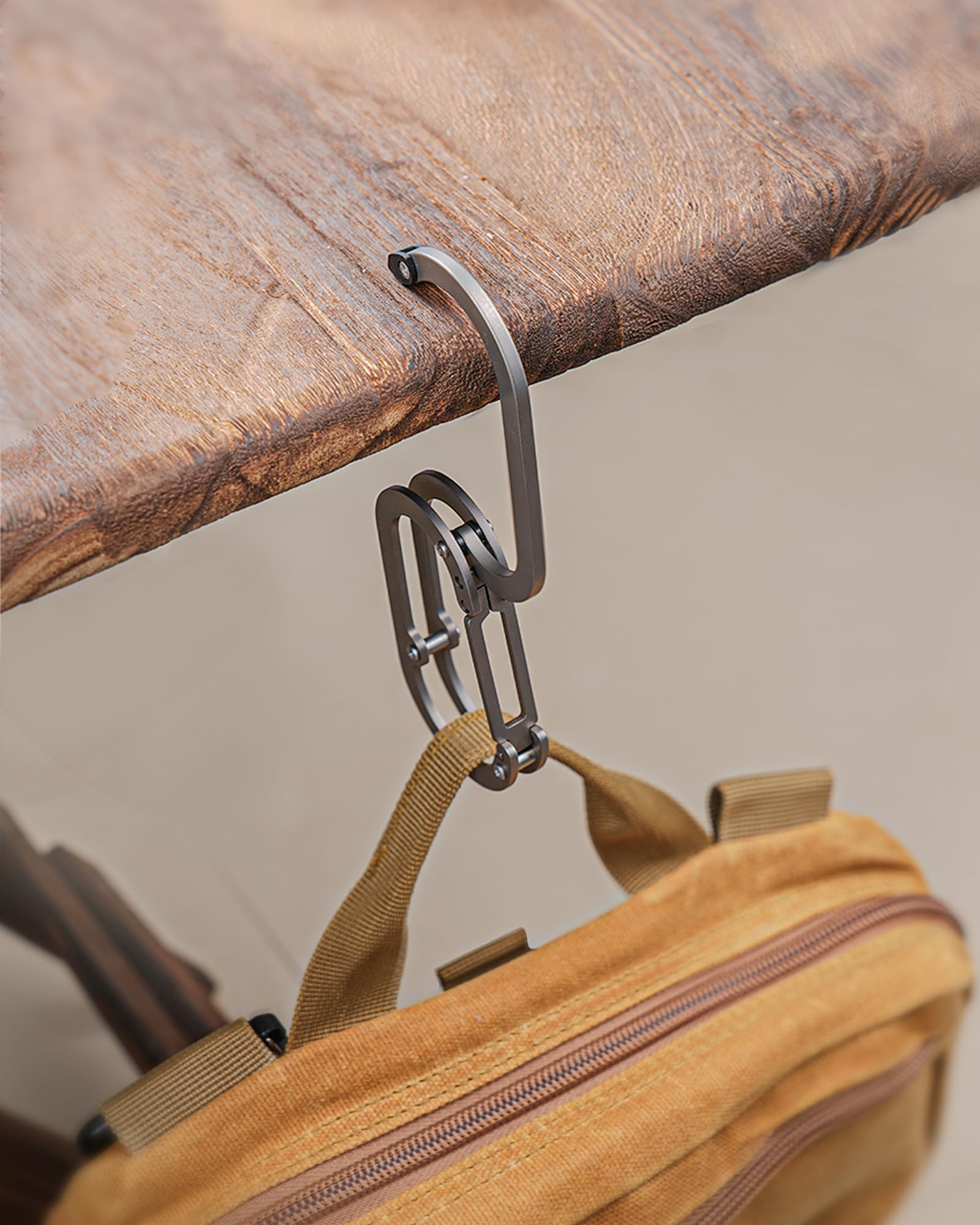 sayram ST6 Crochet de sac à main en titane pour table, mousqueton pour extérieur, cintre léger en titane pour bureau, mousqueton pour sac à dos (poli)
