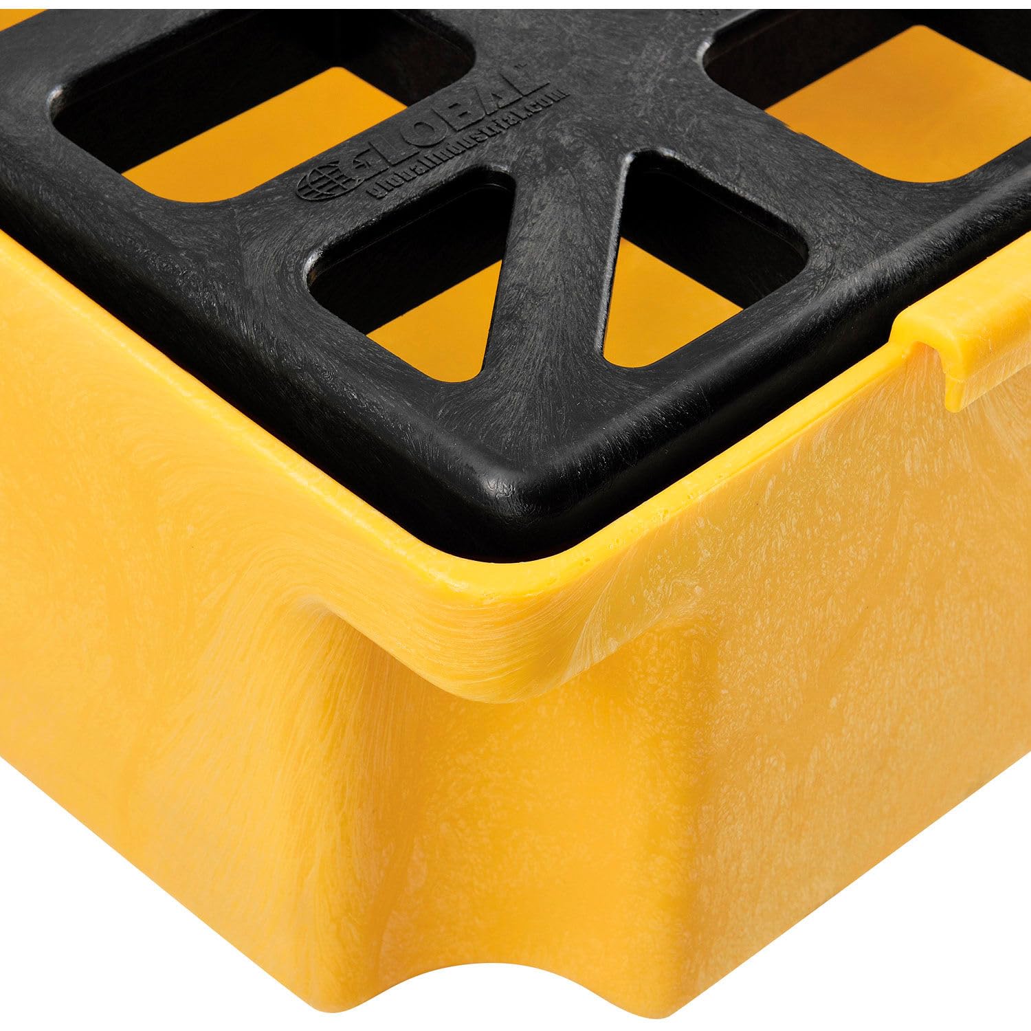 Global Industrial Low Profile Spill Containment Modular Platform, 1 Drum Capacity, 15 Gallon Liquid Capacity, 2000 Lbs Weight Capacity, 26"W x 26"D x 6-1/2"H, Yellow