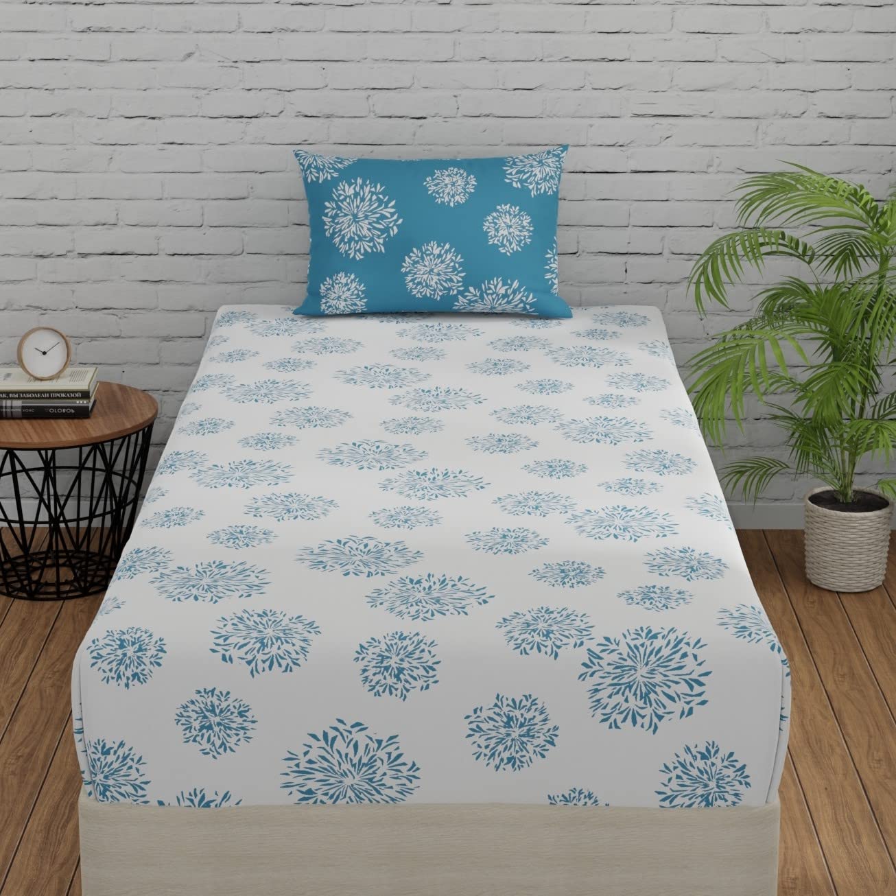 Huesland by Ahmedabad Cotton 144 TC Cotton Single Bedsheet with Pillow Cover - White & Blue