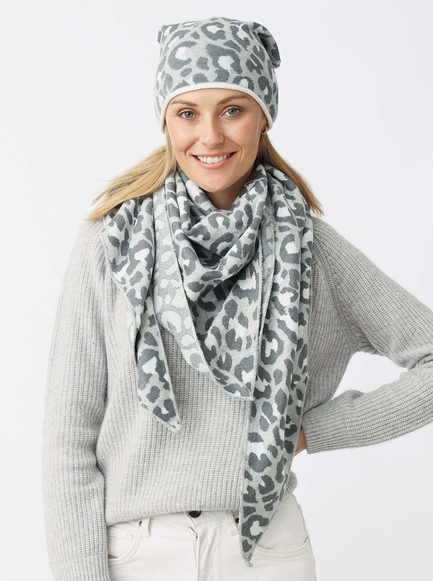 Zwillingsherz Dreieckstuch aus Baumwolle - Hochwertiger Schal mit Leo Design für Damen Jungen Mädchen - Uni - XXL Hals-Tuch und Damenschal - Strick-Waren - für Herbst Frühjahr Sommer