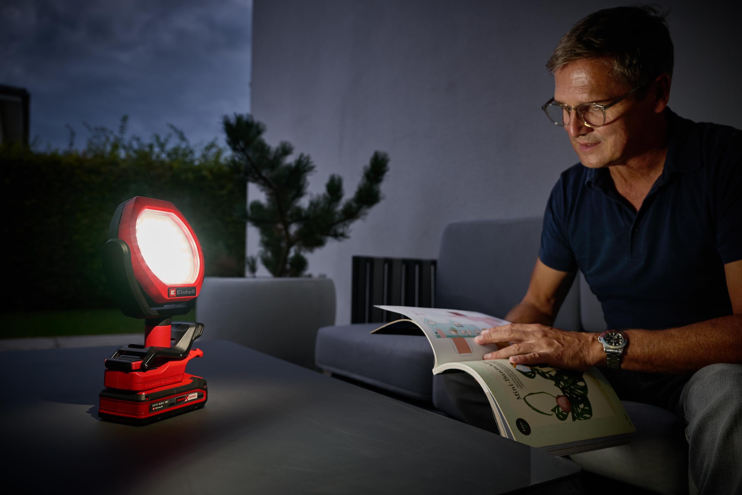 Einhell Akku-Outdoor-Lampe GC-OL 18/1500 Li-Solo Power X-Change (18 V, 1500 lm, 7000 K, 4 m Leuchtweite, schwenk- & Drehbarer Leuchtkopf, 3 Helligkeitsstufen, Ohne Akku)