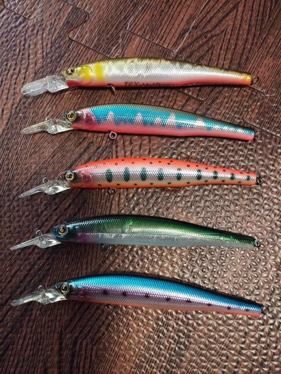 【美中古】激レア ザウルス ティーレックス 9cm ６個 湖 ミノー トラウト 美中古激レア ザウルス ティーレックス 9cm 6個 湖 ミノー トラウト