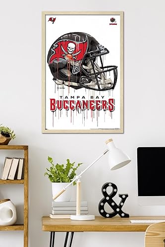 Miniatura 35 de Trends International NFL Tampa Bay Buccaneers - Póster de pared con casco de goteo 20, 22.375 x 34 pulgadas, versión enmarcada negra Versión