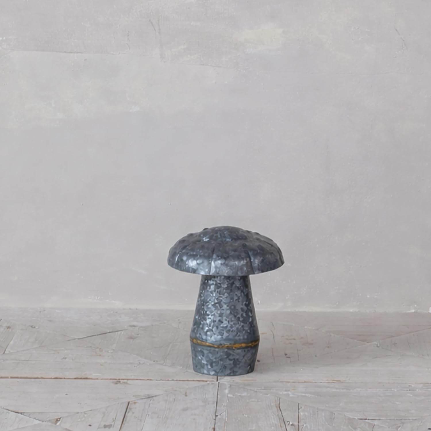 Creative Co-Op Galvanized Metal Indoor/Outdoor Mushroom Décor, Grey