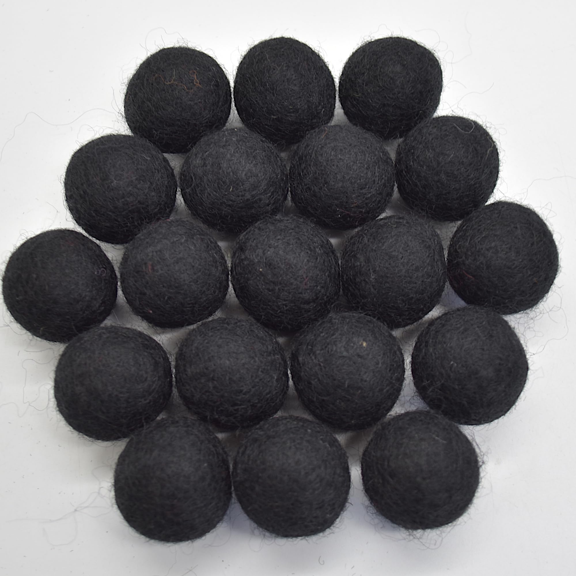 100% Wool Felt Balls - 2.5cm - Black - 20 Felt Balls