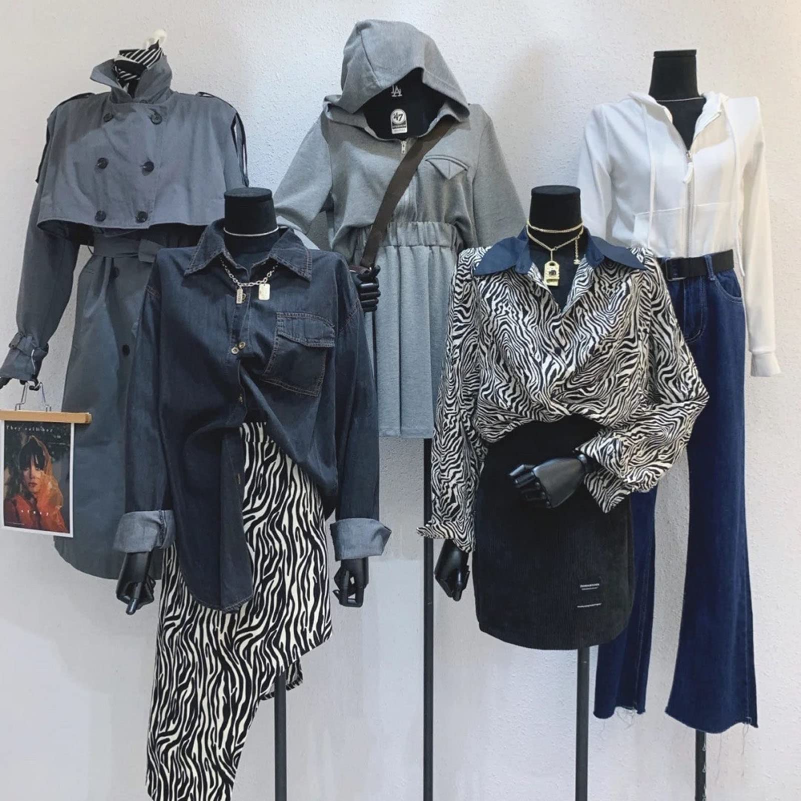 Manichino Sartoriale Busto Donna, Altezza Regolabile Torso da Cucire con Bracci di Faggio E Testa Staccabile for Esposizione Gioielli Abbigliamento(Black,A)