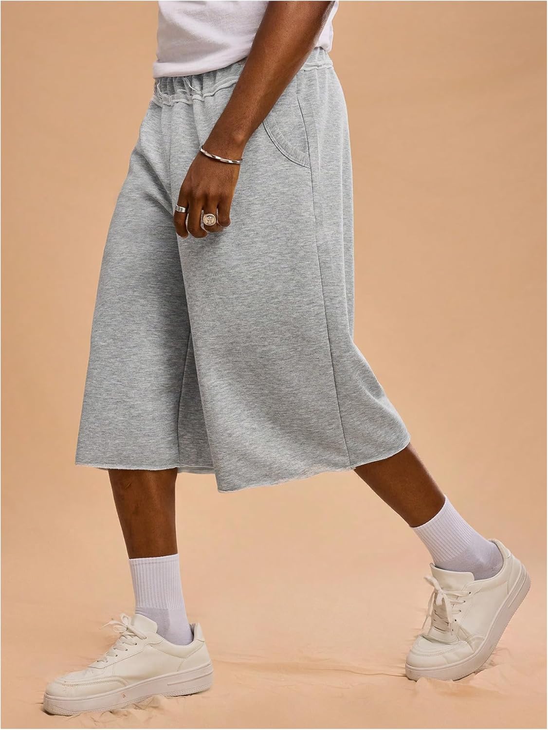 Verdusa Men's Athletic Sweat Shorts Capri Basketball Workout Shorts Wide Leg Oversized Shorts with Pockets Streetwear - Image 4