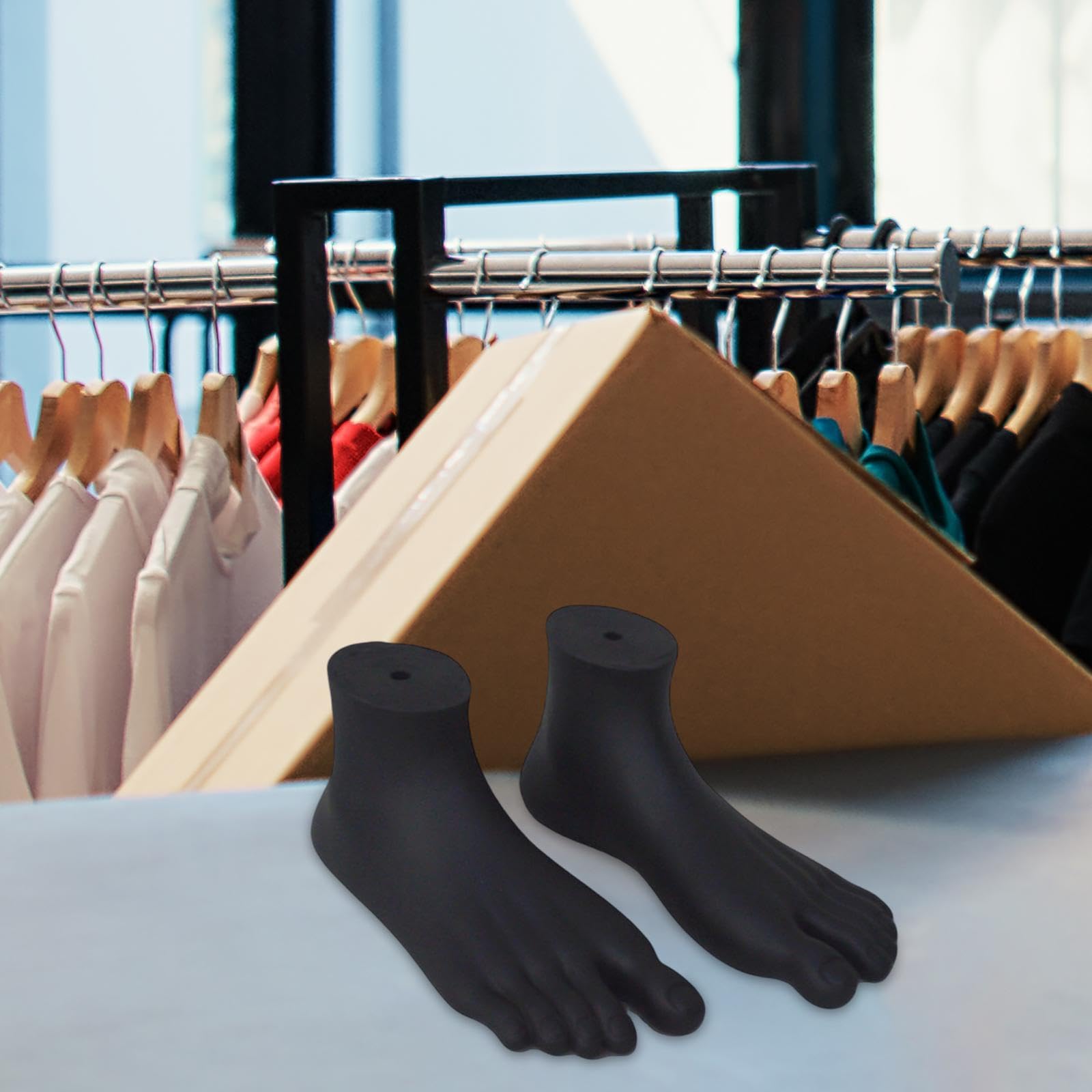 Milageto 2 Pieces Mannequin Foot Display Model Lifelike Home Foot Forms Sandal Photography Props Showcase Malls Stockings Manikin Feet , Black