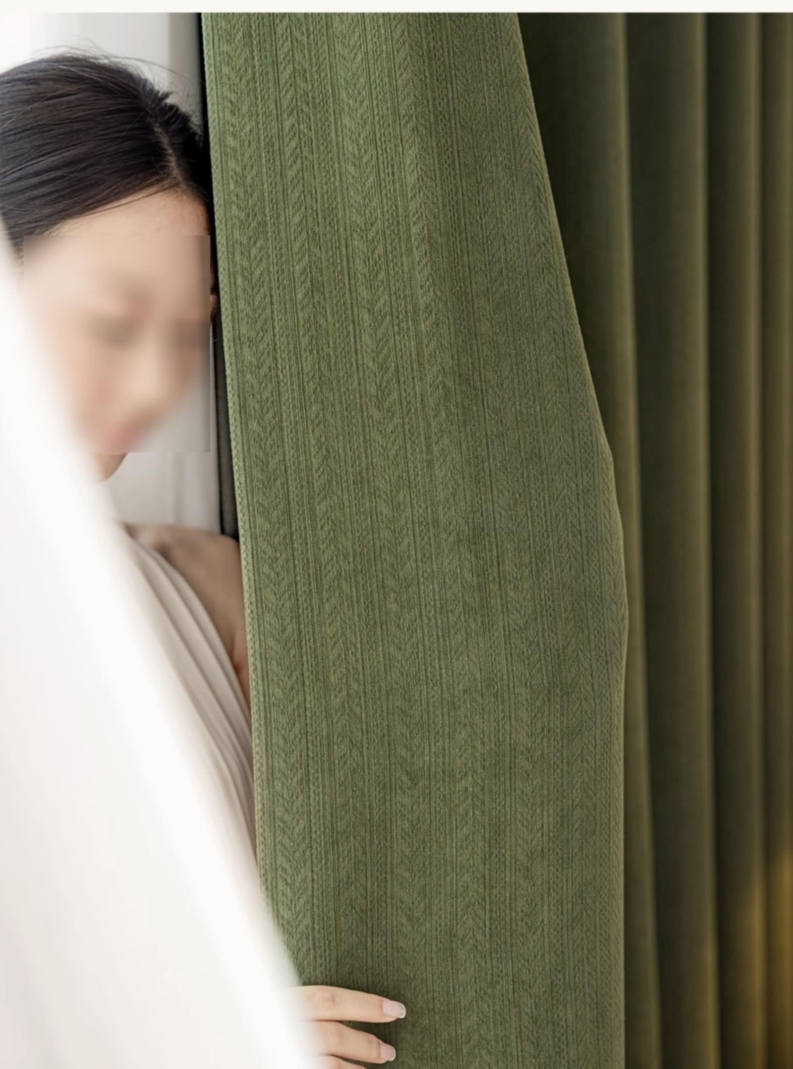 KnSam Rideaux Occultant Isolation Thermique Chenille Vert Olive, 2 Pièces, Rideau Fenetre Salon Jacquard Chevrons à Crochets, 102x138cm x 1pcs