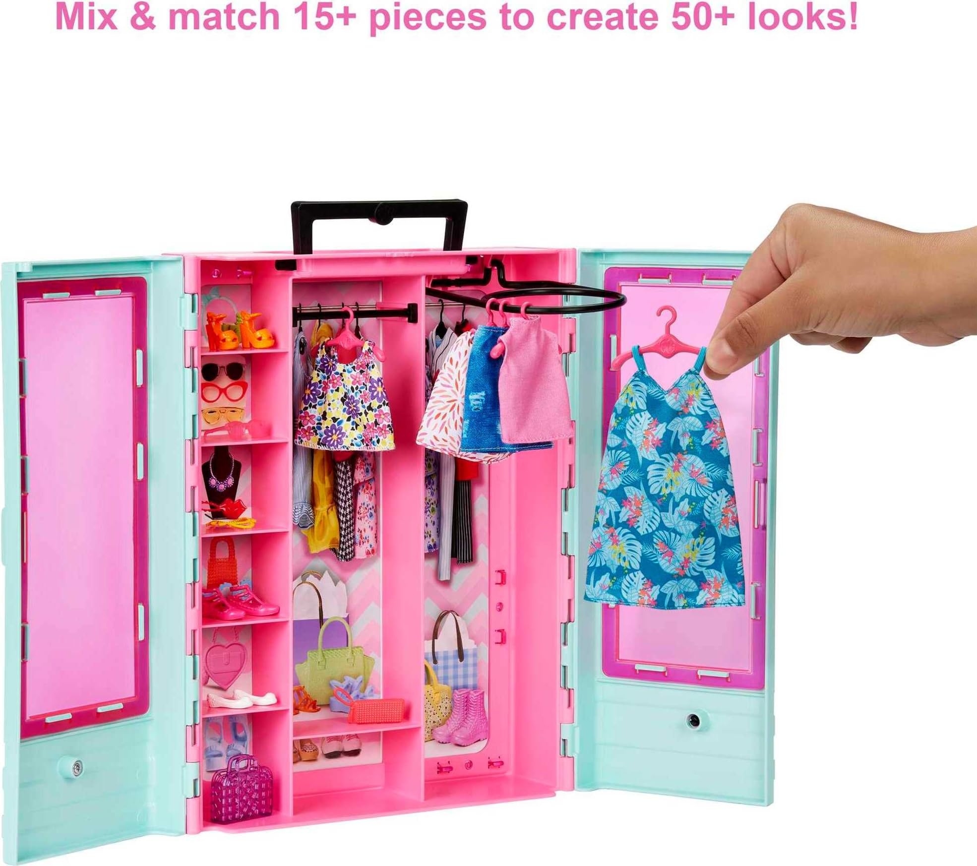 Barbie Brand Armario, Incluye Ropa, Accesorios, Zapatos y Perchas, Regalo para niñas y niños de 3 a 8 años (Mattel HKR92)