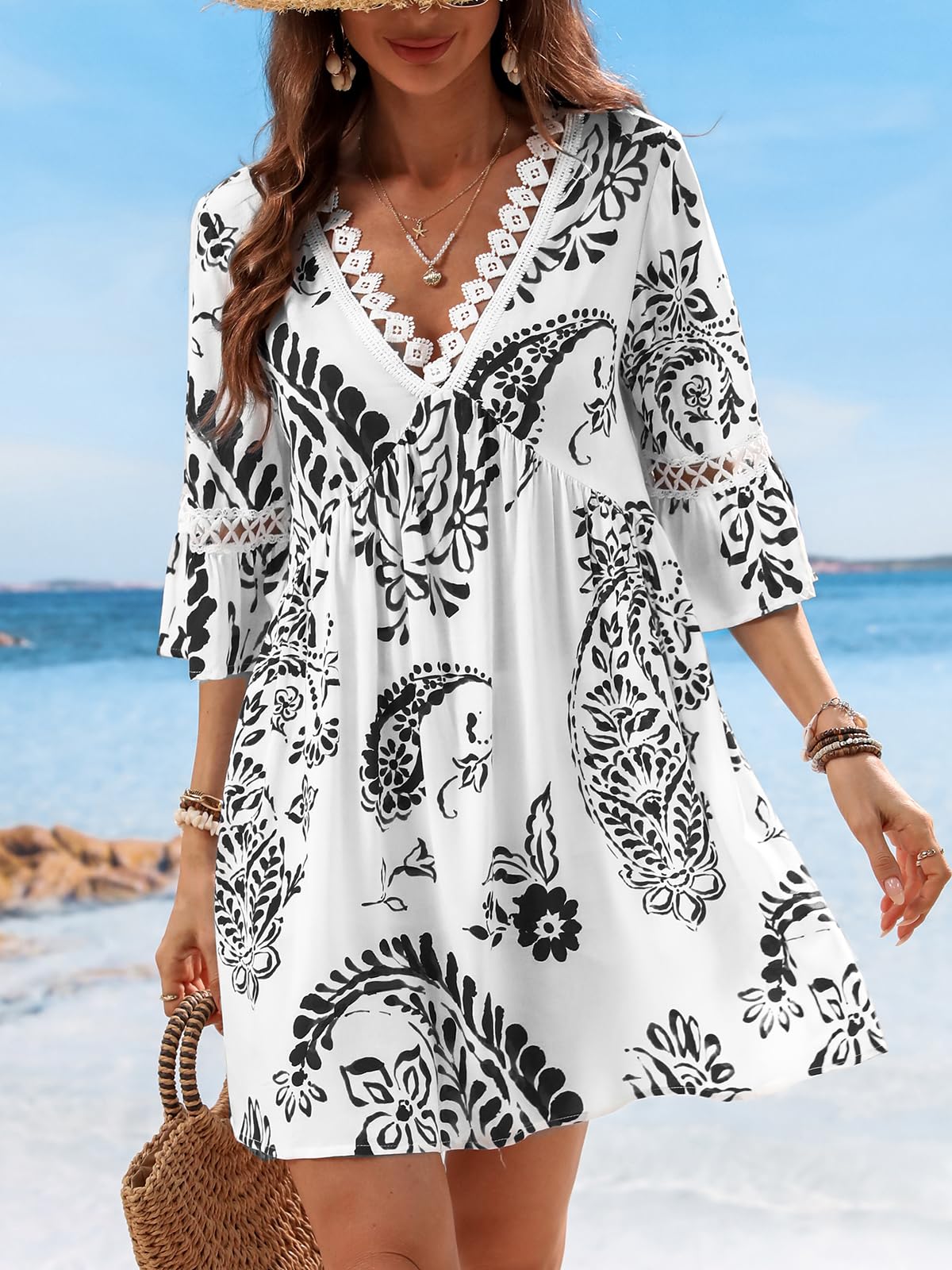 CUPSHE Sommerkleid Damen Mini mit V-Ausschnitt und 3/4-Volantärmeln | Spitzenborten am V-Ausschnitt und in den Volantärmeln gliedern den locker fallenden Mini-Schnitt mit wechselnden Prints.