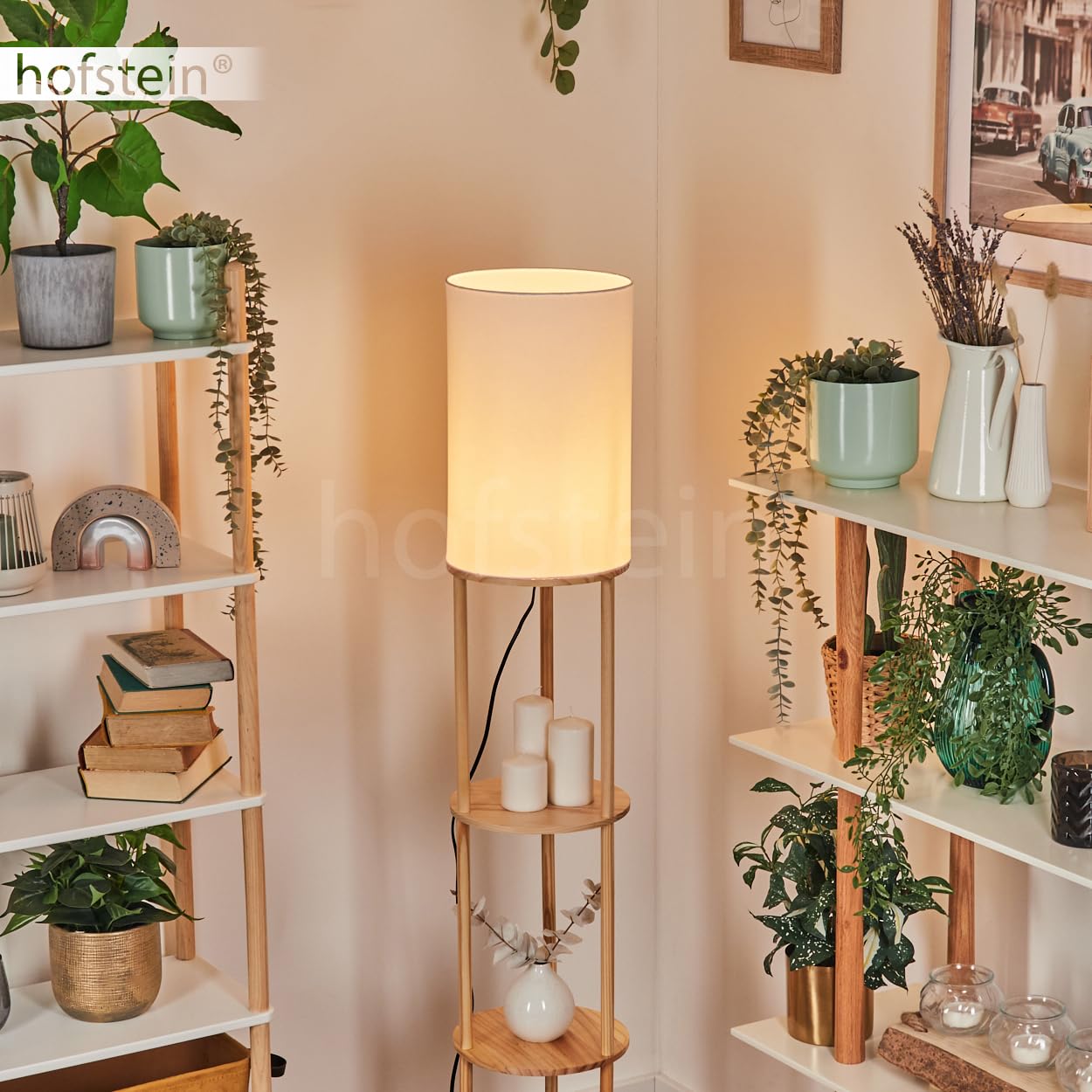 Lampa podłogowa Hamaa, lampa stojąca wykonana z drewna/tkaniny w kolorach naturalnych/białych, skandynawski design, klosz Ø 26 cm, półki i włącznik nożny, wysokość 150,5 cm, 1 x E27, bez żarówki