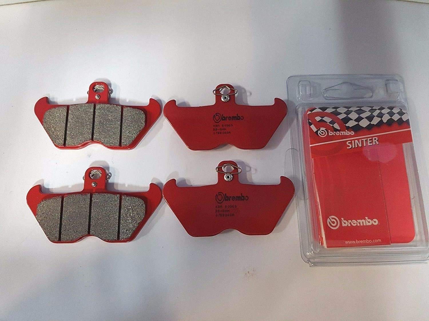 4 Bremsbeläge Brembo vorne R 1100 RT 1994-2001 R 1100 S 1996-2000 R 1150 GS 1999-2001 K 1200 LT 1997-2000 K 1200 RS 1996-200 000 R 1200 C 1996-2002 R 80 1991-1994 R 850 C 1997-2000