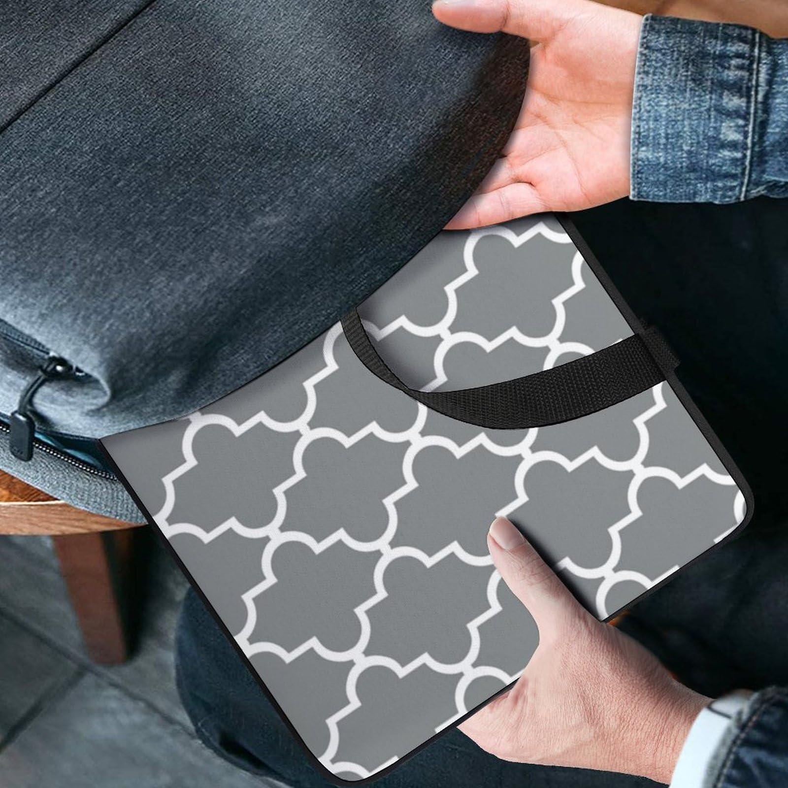 Quatrefoil - Custodia per computer portatile da 17", ultra sottile, leggera e impermeabile, in neoprene resistente, con tracolla, colore: Grigio