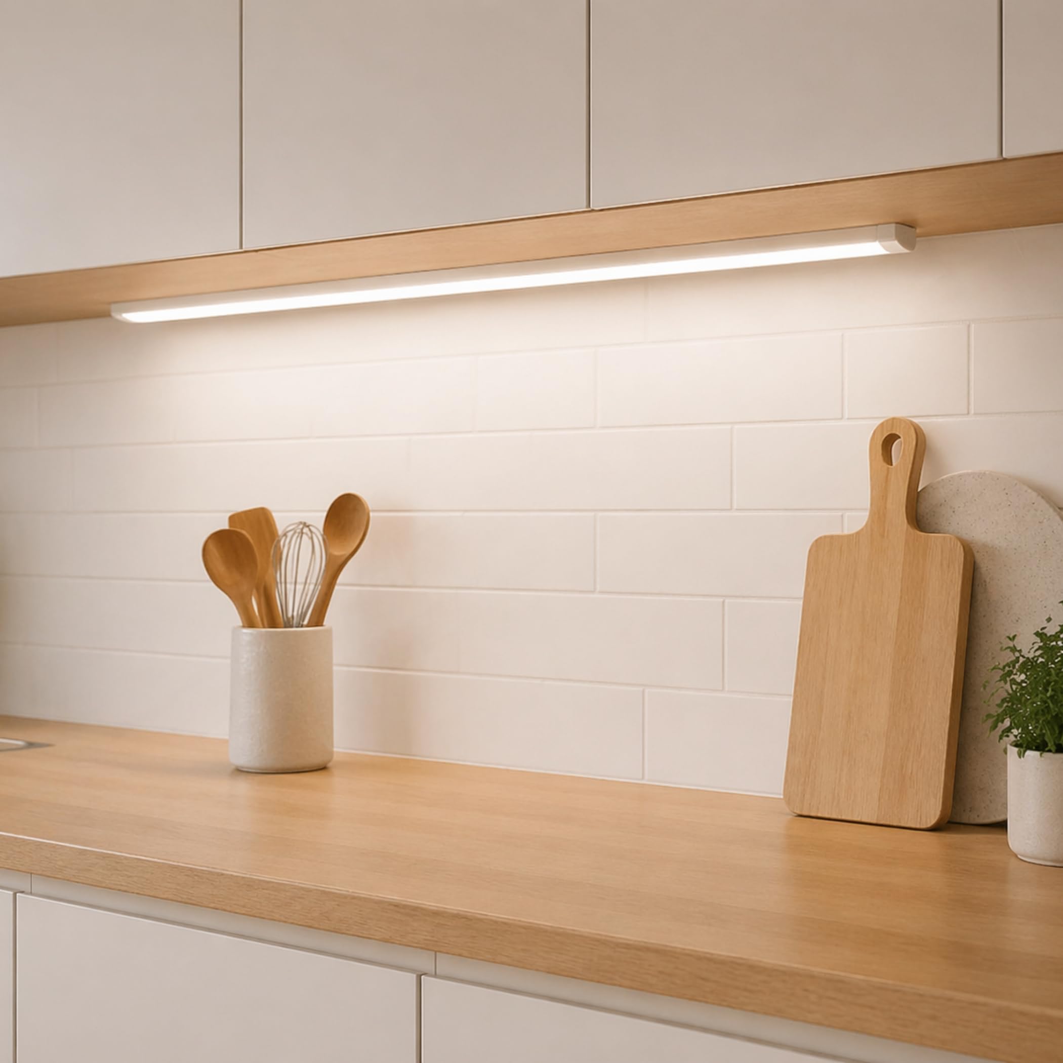 SEBSON® 2x LED sottopensile con interruttore e prese, luce cucina, 80cm, 12W, 1000 lumen, bianco neutro 4000K, 230V, IP20, 24x13x800mm