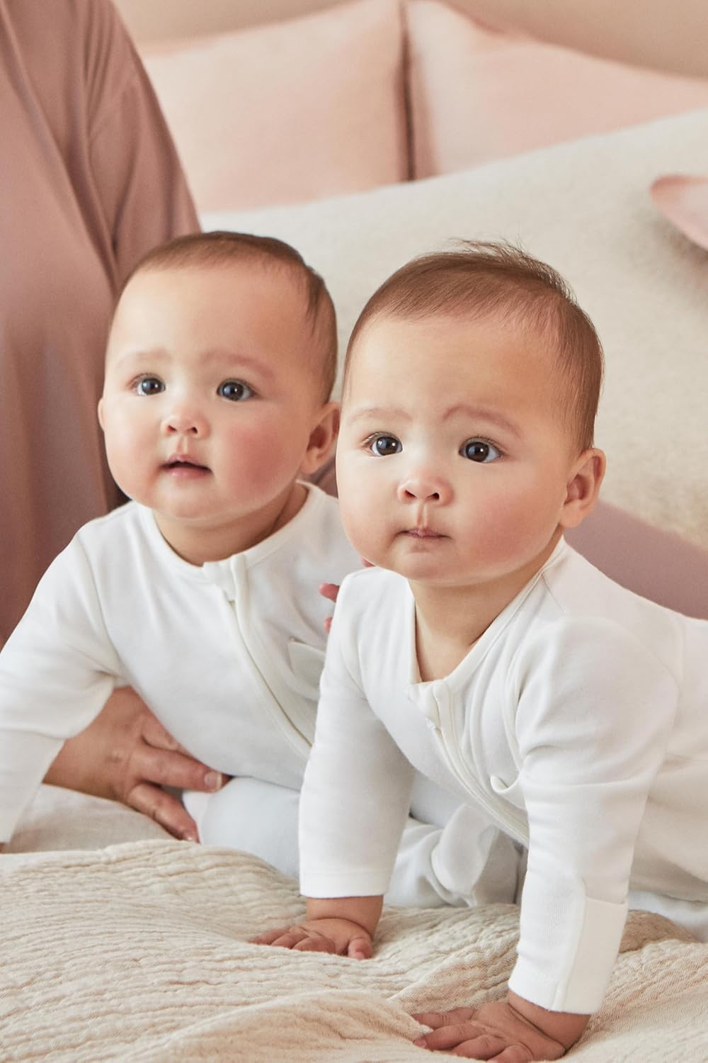 MORI Baby Unisex Clever Pajamas in White with Two Way Zip - Viscose from Bamboo - Comfort Jumpsuit Footed Nightwear for Boys and Girls - 0-3 Months - Image 3