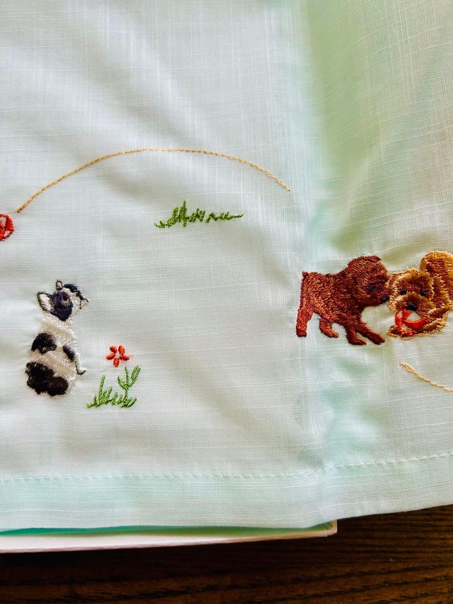 Amazon.co.jp: 銀座和光 WAKO 刺繍ハンカチ 犬たちや猫たち マレーシア