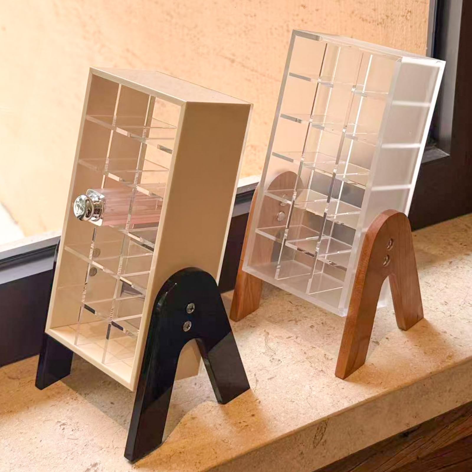 Organisateur de Rangement Acrylique Porte Rouge à Lèvres Présentoir Casier Support Cosmétique Transparent à Compartiments pour Plan de Travail Adapté, Marron