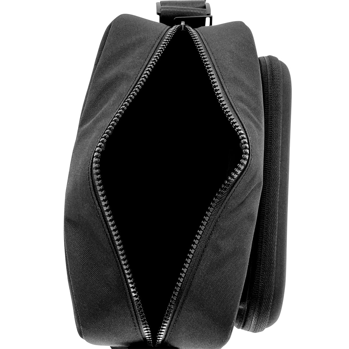 Shot! Darts Go Bag, Hartschalen-Darttasche vorne und ein Soft-Shell-Tragefach auf der Rückseite, entworfen für Spieler unterwegs.