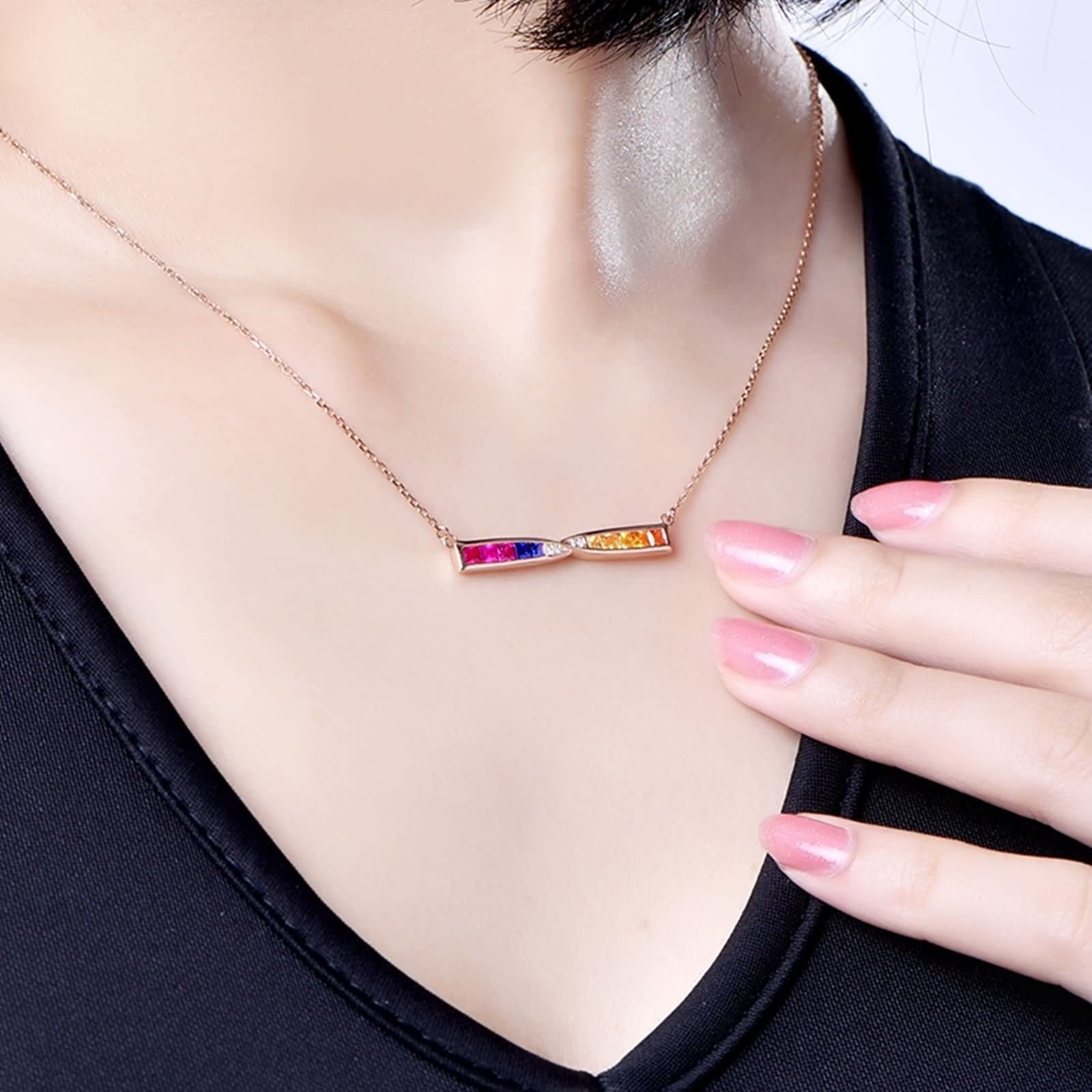 Collar de cadena de oro rosa para mujer, collar de piedra natal para niñas, lazo arcoíris con zafiro de 1,02 quilates, regalo cristiano de cumpleaños para mujer, Oro rosa de 18 quilates, Rubí Blue
