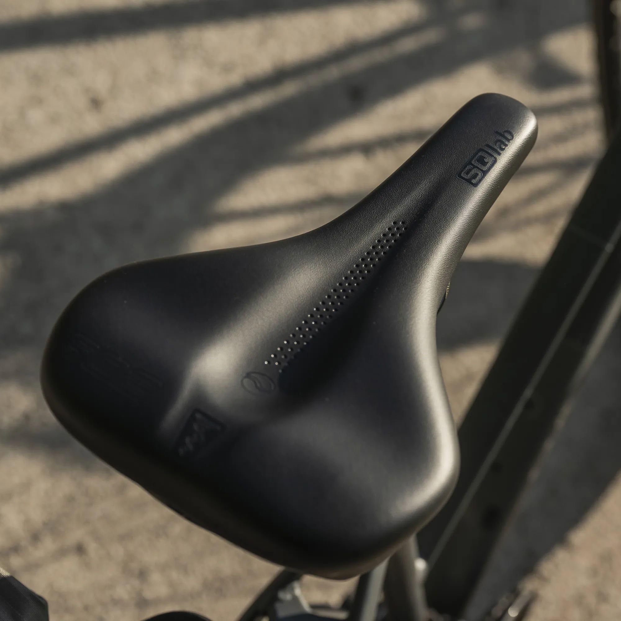 SQlab Sattel 602 Ergolux Active 2.1, Trekking & City Fahrradsattel, Unisex, in schwarz