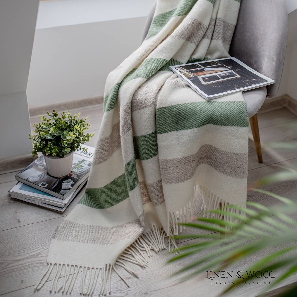 Linen & Cotton Suave y Cálida Manta de Sofa Malmo - 100% Pura Lana de Nueva Zelanda, Beige Blanco Verde (130 x 170 cm) Plaid Manta de Tiro a Rayas de Colores para Casa de Campo Sala de Estar Viaje