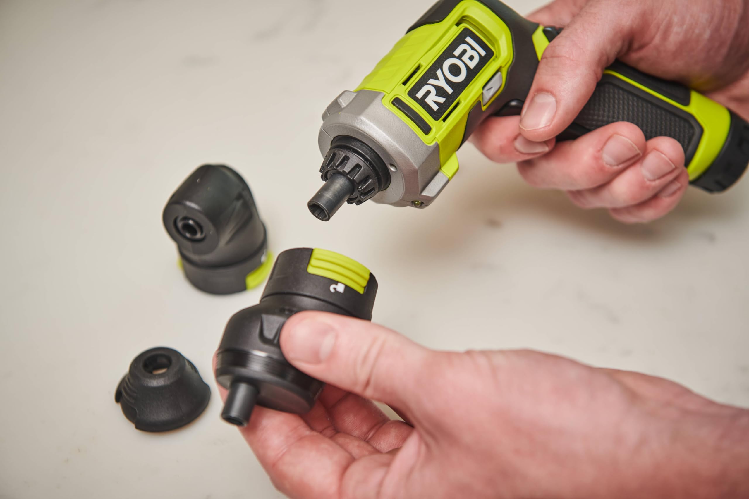 RYOBI Tournevis 4V USB Lithium RSD4-120TA2 Têtes Interchangeables Batterie 2,0Ah & Câble
