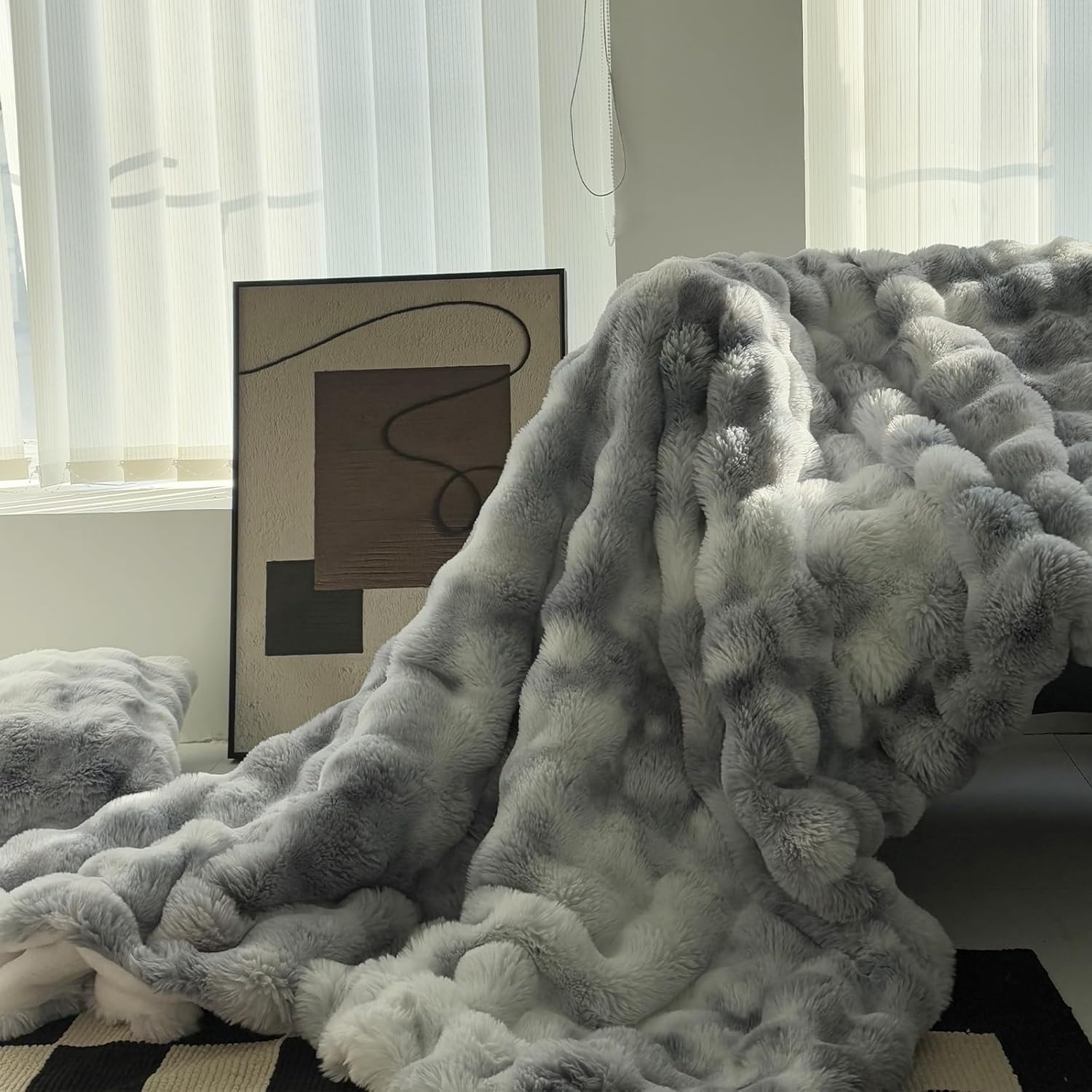 Bunny Blanket for Women, Faux Rabbit Fur Throw Blanket, Fluffy Warm Plush Thick Bubble Blanket for Bed Sofa Living Room Couch, Soft Cozy Furry Blankets (Silver Gray,140x200cm(55x79inch))