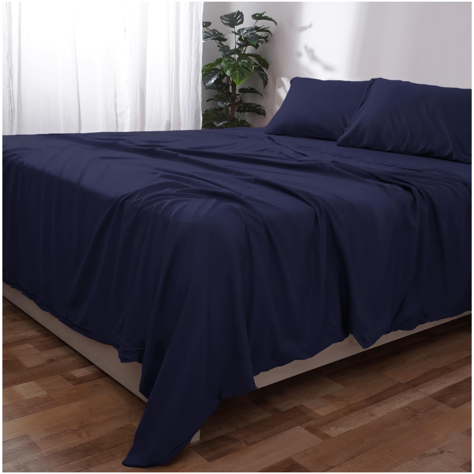 Novo Home Super King Bed Sheet Set (Navy Blue) โ Soft Brushed Microfiber Bedding with Flat Sheet, Fitted Sheet & Pillowcases โ Deep Pocket, Fade Resistant, Easy Care