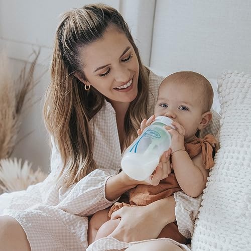 Miniatura 8 de Dr. Brown's Natural Flow® - Biberón anticólicos Options+™ de cuello ancho, 9 oz/9.1 fl oz, pezón nivel 1, paquete de 4, chupete simétrico de 0.0 ft+