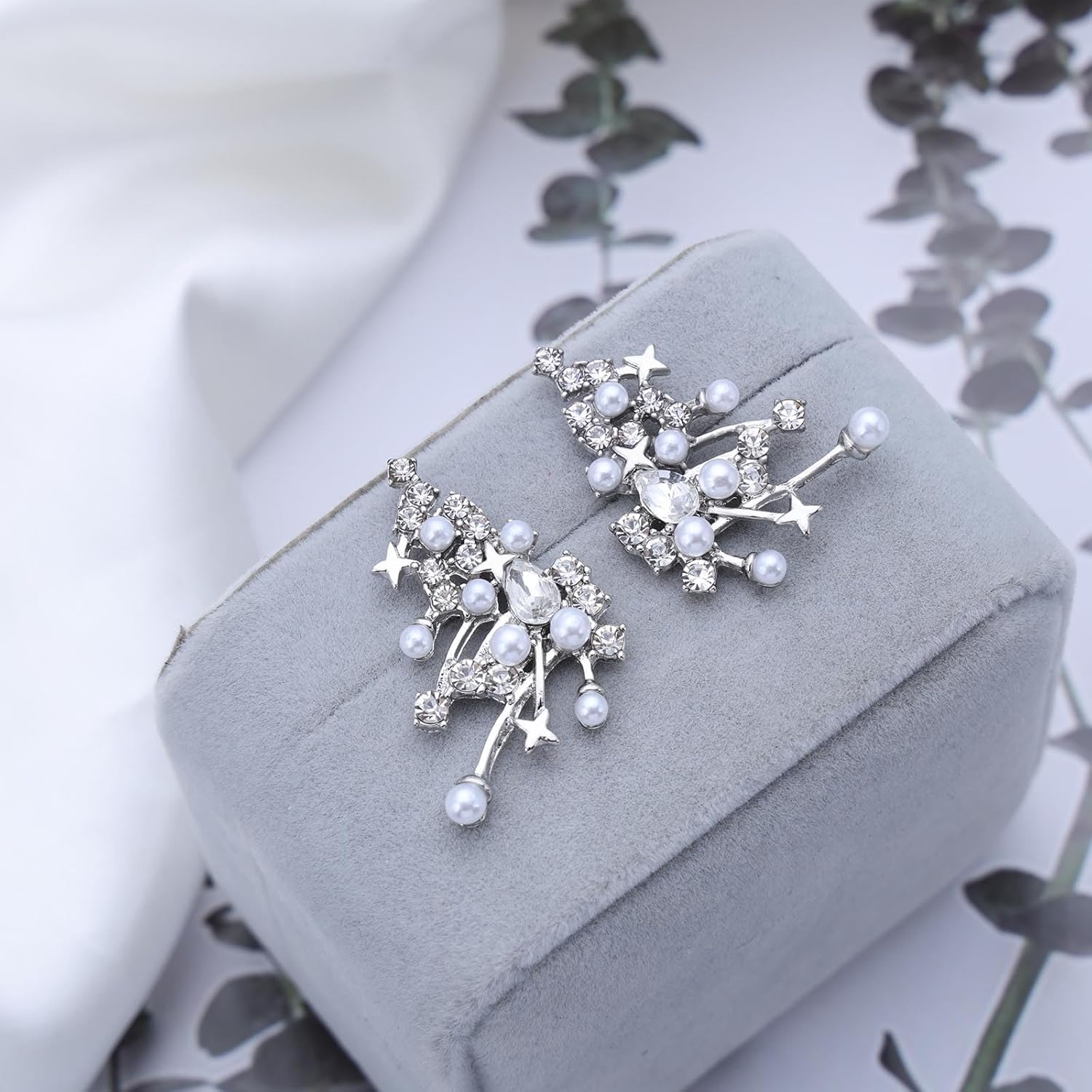 Vintage Crystal Pearl Stud Earrings Rhinestone Star Earrings Boho Pearl Crystal Earrings Crystal Cluster Earrings for Women - Image 3