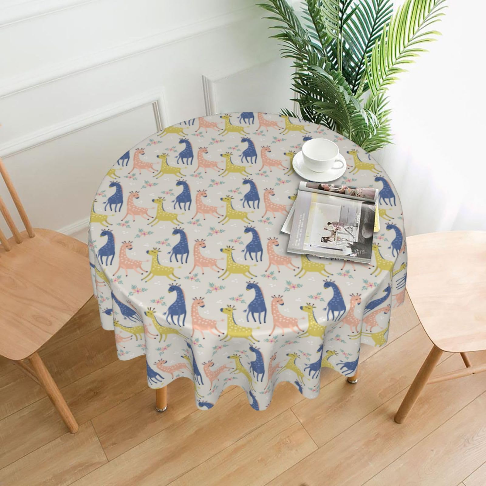 OXbnmm Cute giraffe Print Soft Round Tablecloth 60in Polyester Washable Cover Cozy Gift for Mom Housewarming