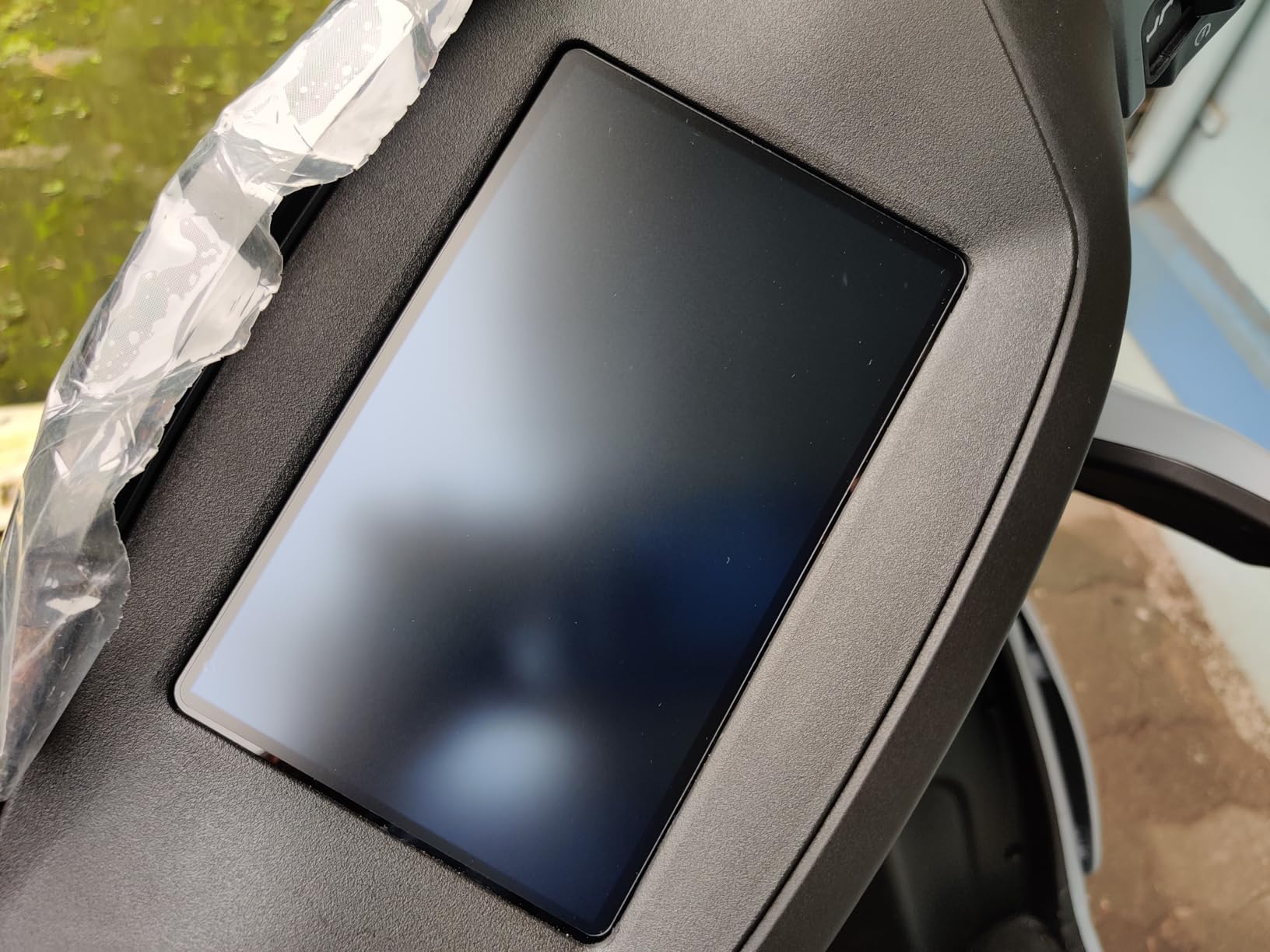 GadiParts Screen Guard Electric Bike (Transparent) Edge to Edge Full Screen Coverage with Easy Installation Kit, Pack of 1 Compatible for Ather 450X / 450x Plus-image-11