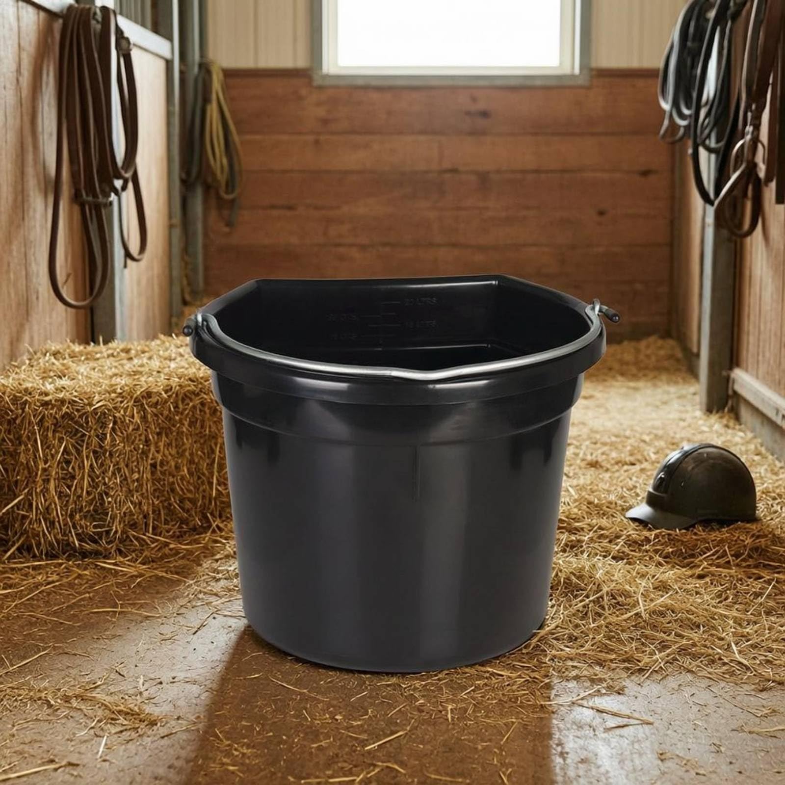 Sharplace Cubeta para Versátil Hecha de Plástico Rígido Cubo para Agua Recipiente de Alimentación para Caballos Manija Metálica Robusta Adecuada para Uso Diario en Espacios Ganaderos y Cuidado Animal