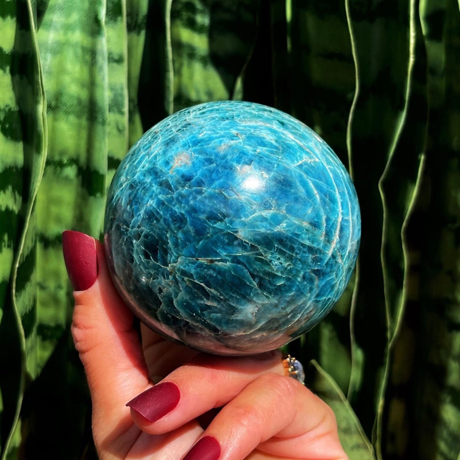 DPURPIWADY Blue Apatite Crystal Sphere Desk Decor, Ball Stone Orbs, Specimens for Home Decorative Feng Shui,6~7cm