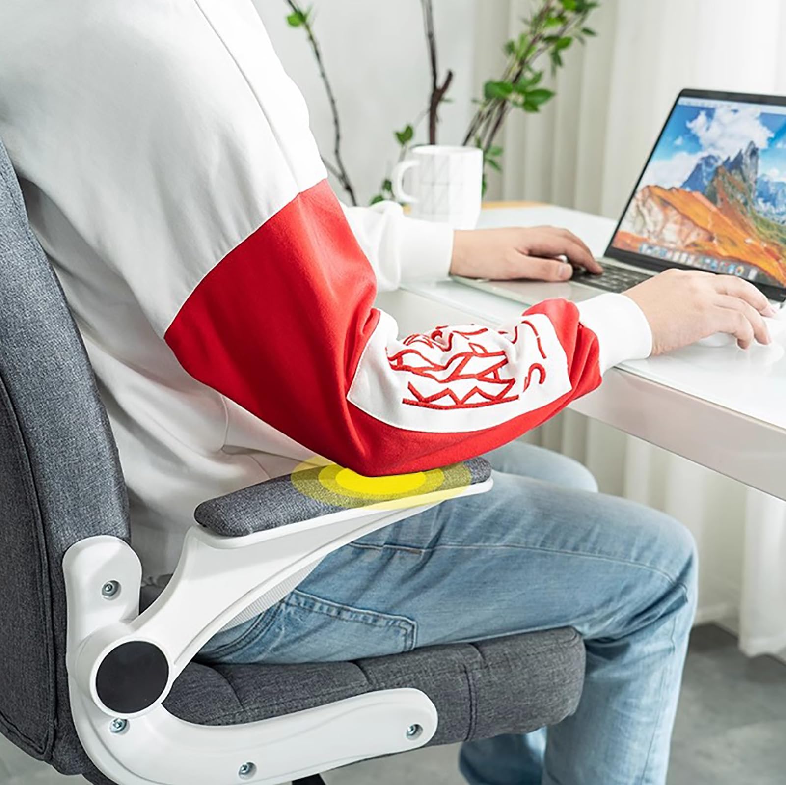 Ergonomiczne krzesło biurowe z wysokim oparciem z podparciem lędźwiowym dla łagodzenia bólu pleców, nowoczesne obrotowe krzesło biurkowe z podłokietnikami dla kobiet