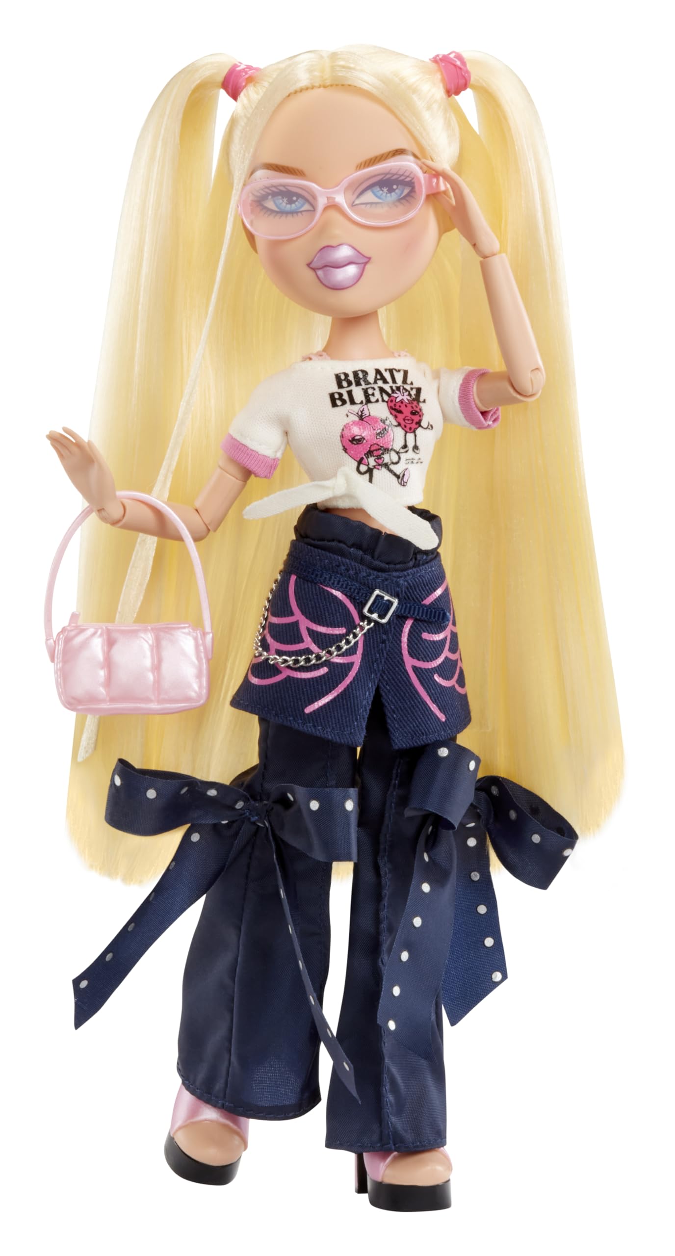 Bratz Stylin' Cloe - Muñeca de Moda con Camiseta Personalizable Que Puedes Usar, Incluye Accesorios, Lindos Juguetes para Niñas