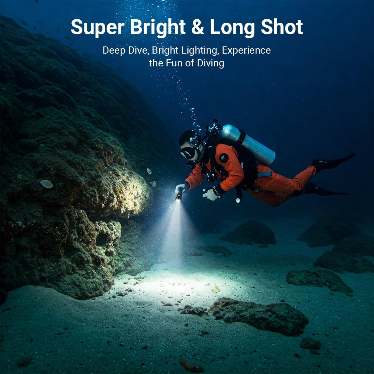 2000 Lumens Scuba Diving Flashlight Rechargeable Underwater Dive Light for Snorkeling IPX8 Waterproof 873ft Super Bright LED Torch (PM70)