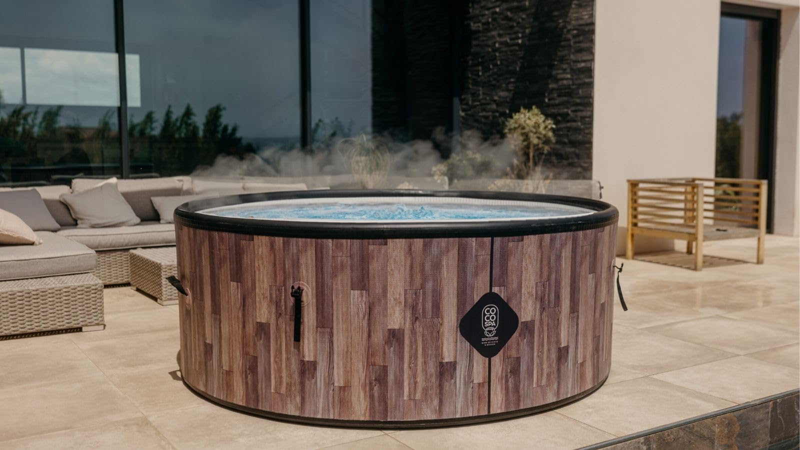 COCO SPA NORDIK Spa Inflable | 180 cm de diámetro | 1100 litros | Motor 2240 W | Hasta 6 personas | Masaje 140 chorros | Imitación madera natural