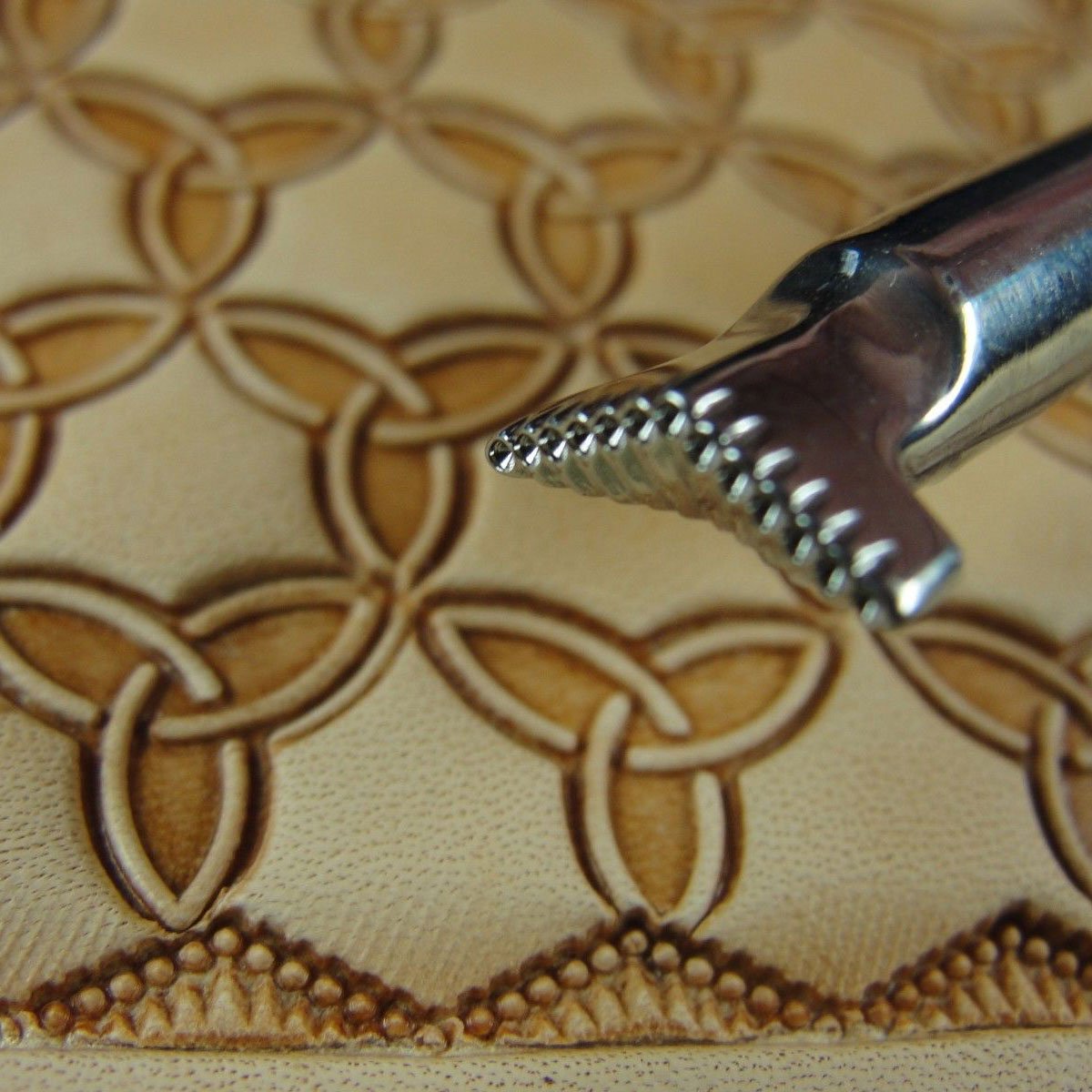 Stainless Steel Barry King - #2 V Dot Border Stamp (Leather Stamping Tool)