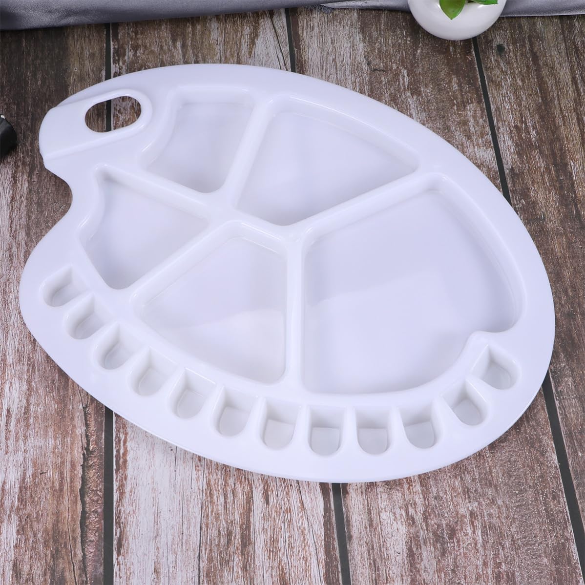 Paint Tray for Beginners with Thumb Hole White 18 Grid
