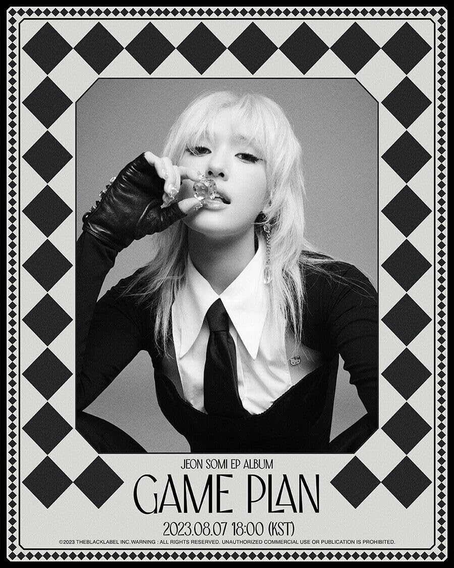 Amazon.com: (PHOTO BOOK Ver.) JEON SOMI GAME PLAN EP Album (BLACK