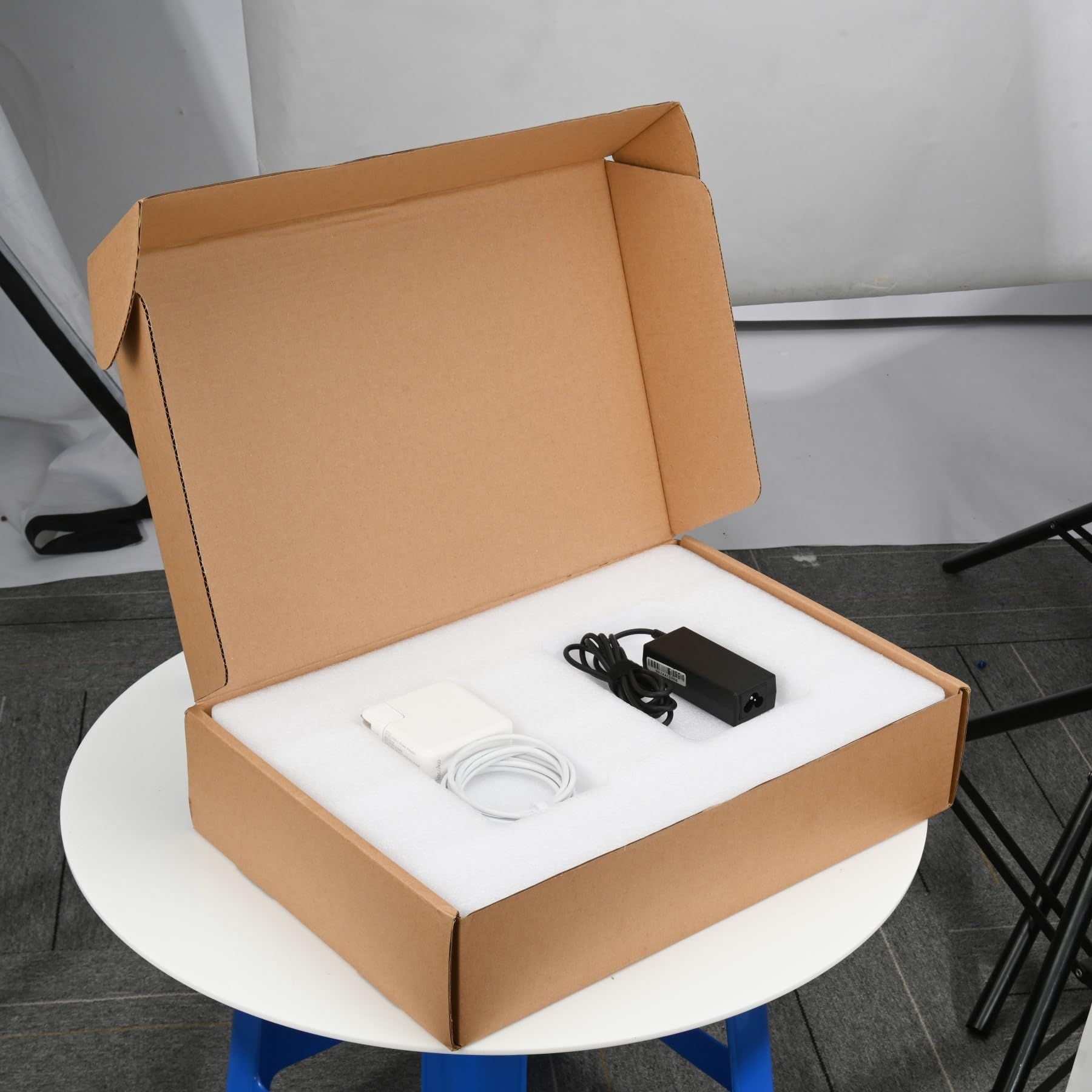 Photo 1 of Laptop Boxes Cardboard Laptop Shipping Box Secure Mailer Boxes with Protection Foam, Save Cost for Business Customers (White 2 pack)