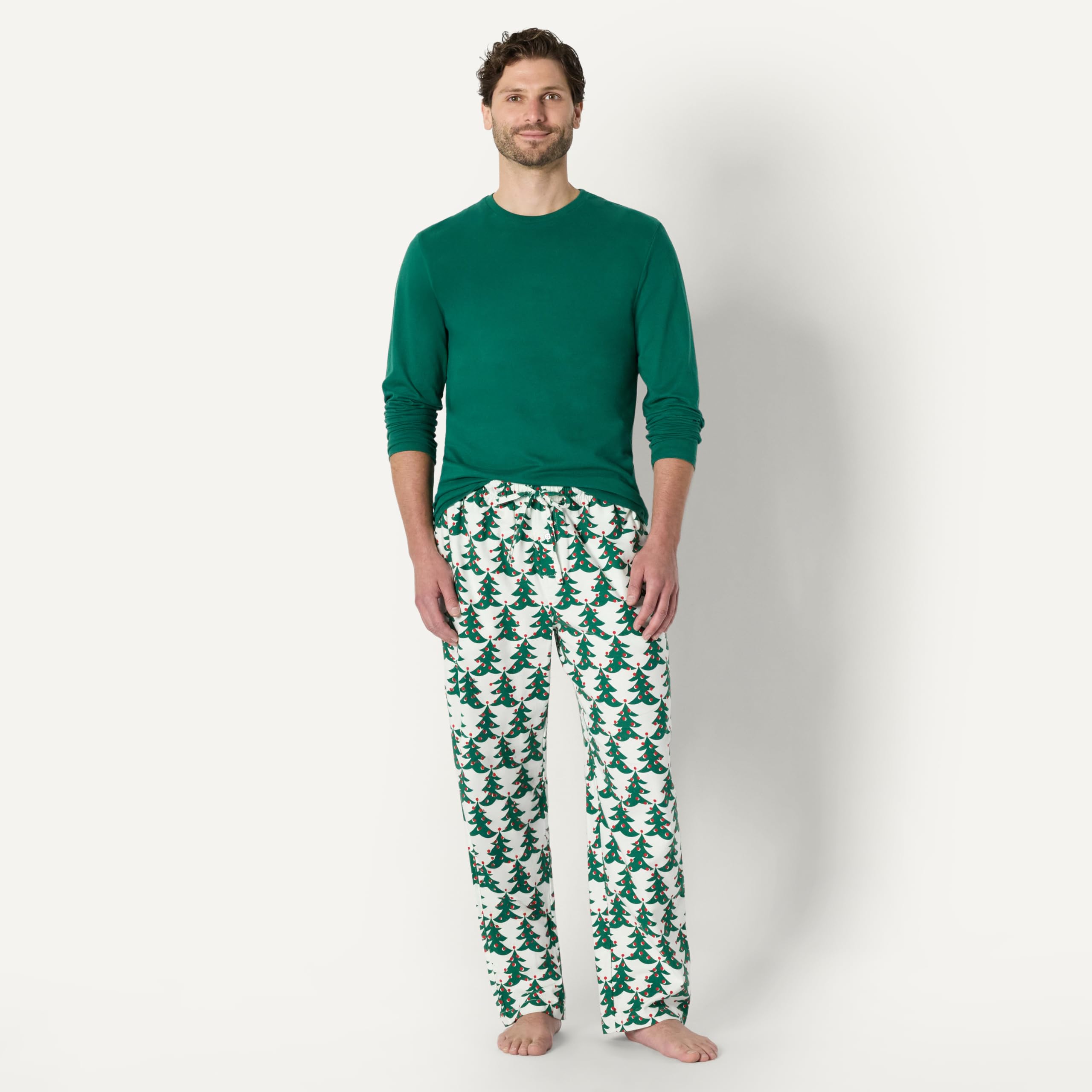 Amazon Essentials Completi Coordinati di Pigiami Natalizi per La Famiglia