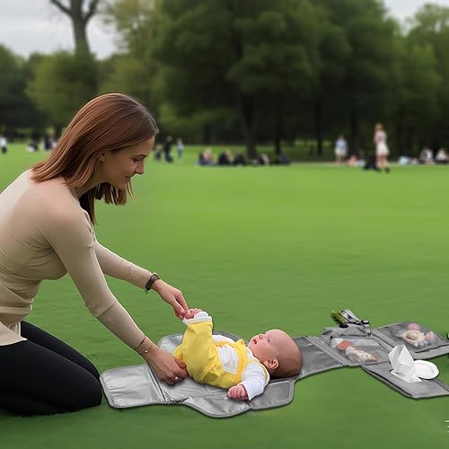 Miniatura 5 de Cambiador de pañales portátil para bebé con dispensador de toallitas y dispensador de bolsas de residuos, bolsa de viaje desmontable para cambiar