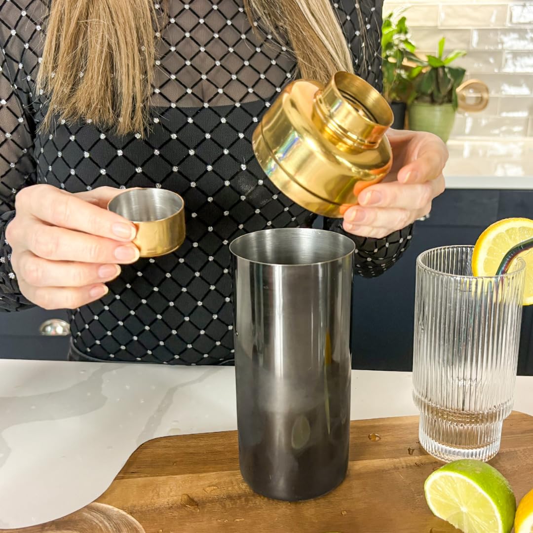 Stainless Steel Cobbler Cocktail Shaker Tool, 500ml (17fl oz). Built-in Ice Strainer - Image 3