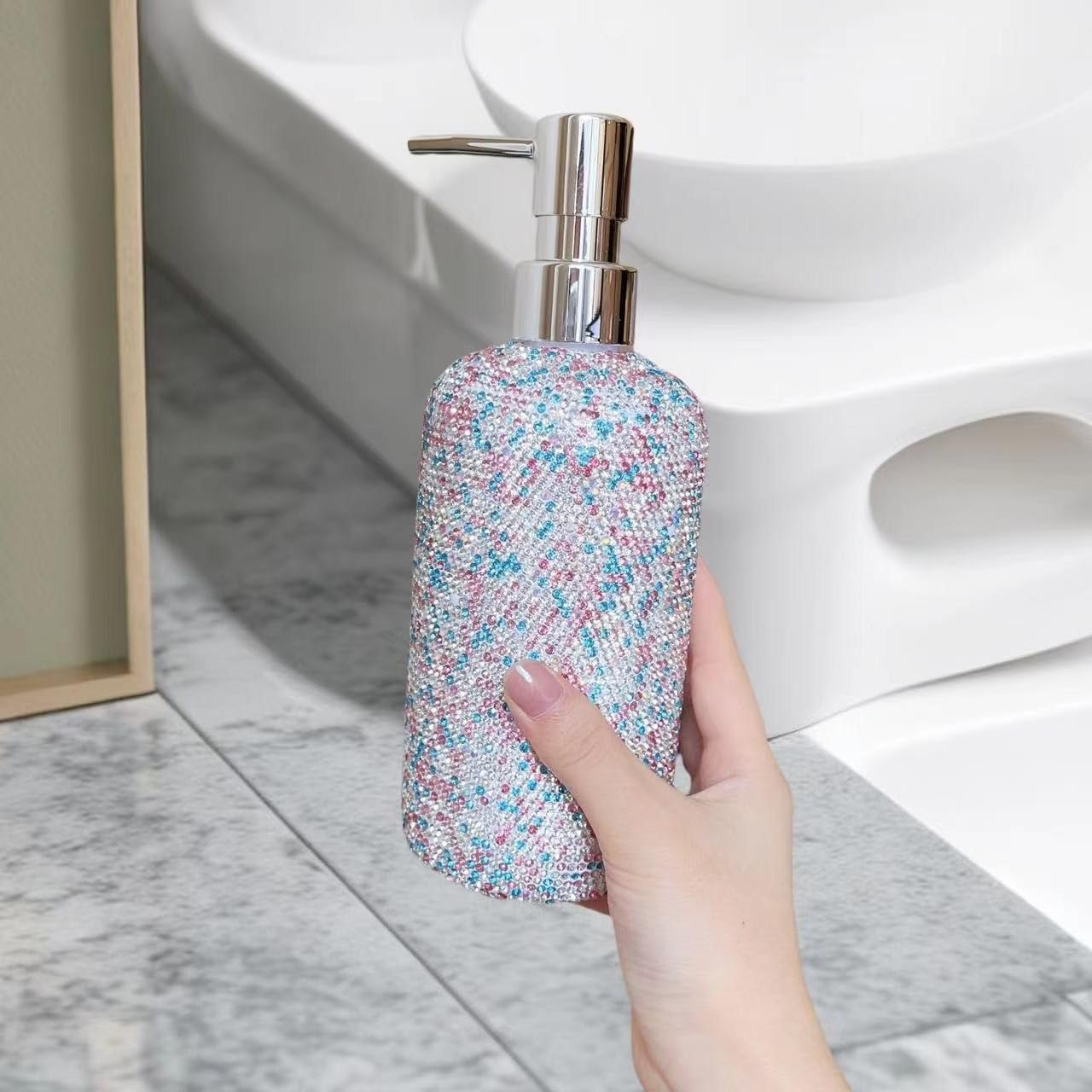 Dispenser da banco per detersivo per piatti Bottiglia for lavaggio a mano in plastica liquida for bagno, cucina, doccia decorativa brillantezza creativa Accessori per il bagno(Purple)