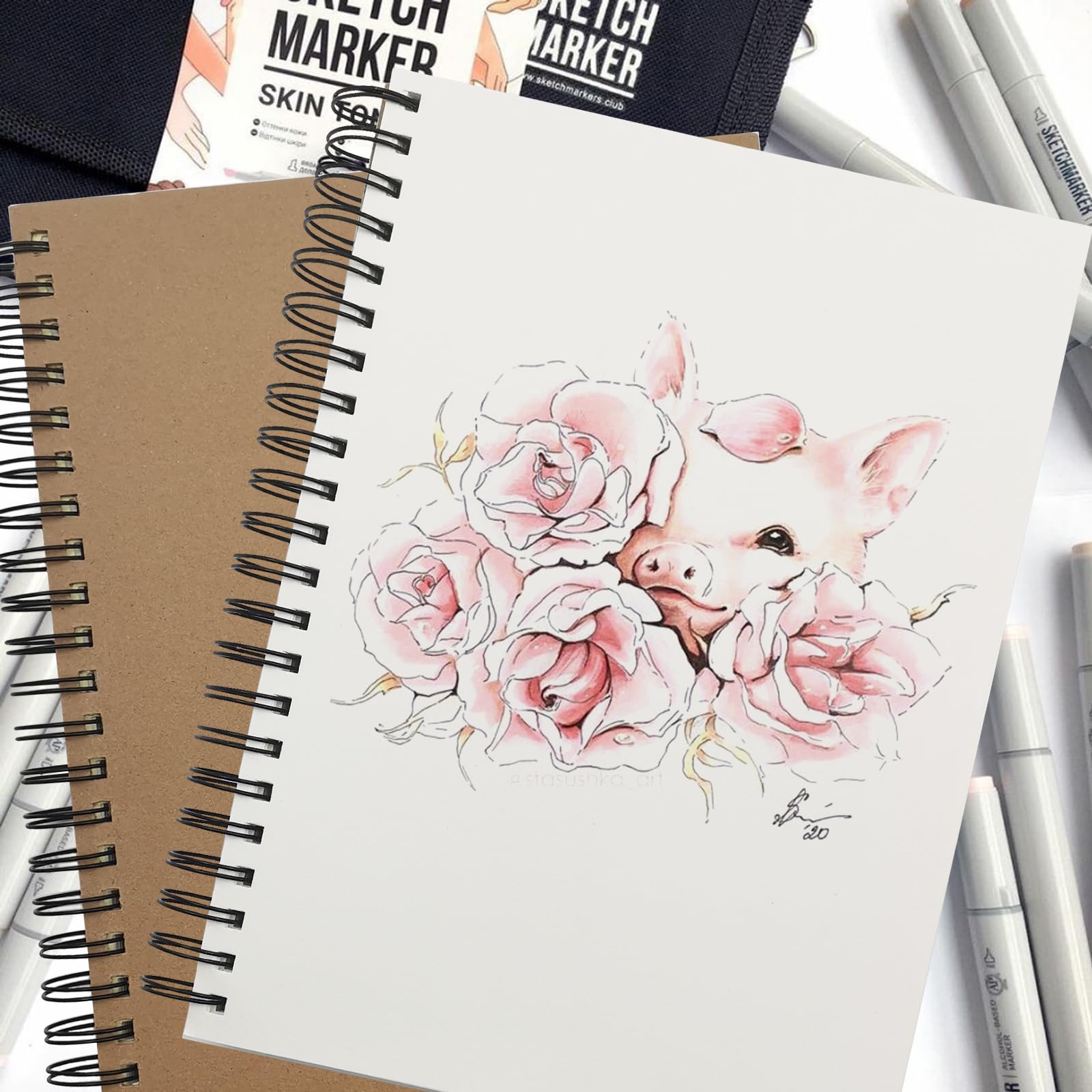 Coffret cadeau BLACKPINK x Carnet de croquis large à couverture rigide et 5 crayons aquarellables Multi-couleur Coffret cadeau BLACKPINK x Carnet de croquis large à couverture rigide et 5 crayons aquarellables Multi-couleur
